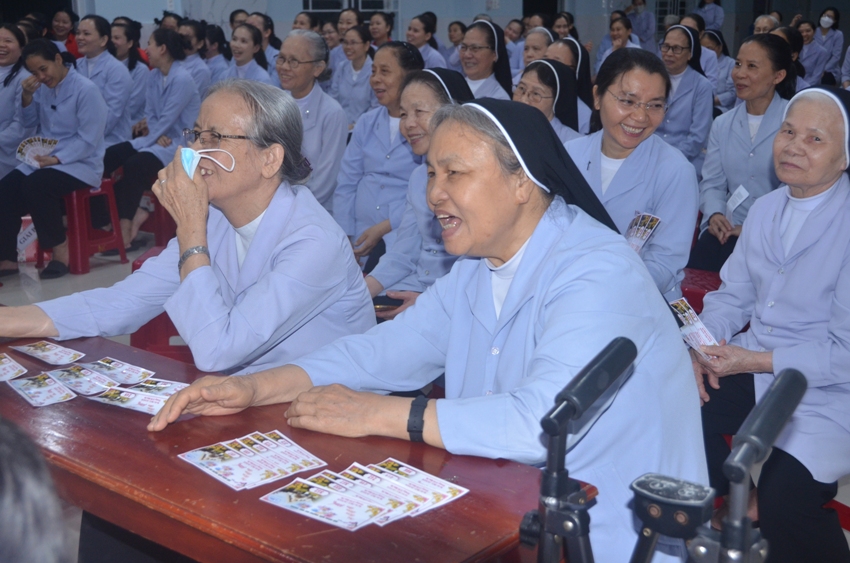Sống Đạo và Đời Sống Kitô Hữu: Hành Trình Thăng Tiến Tâm Linh Trong Thế Giới Hiện Đại