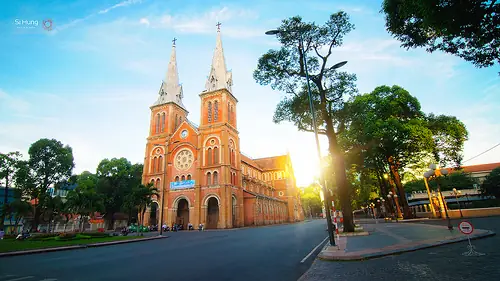 Ăn Vặt Nhà Thờ Đức Bà