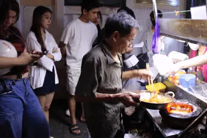 Ăn Vặt Nhà Thờ Đức Bà Ăn Vặt Nhà Thờ Đức Bà