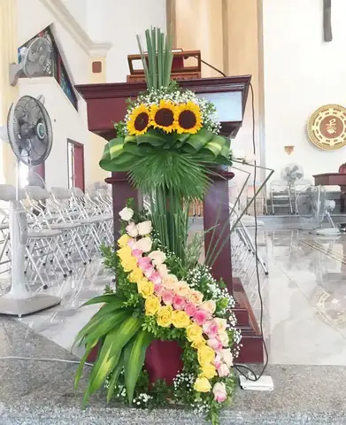 Các Mẫu Cắm Hoa Nhà Thờ Công Giáo Các Mẫu Cắm Hoa Nhà Thờ Công Giáo