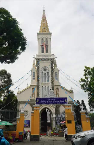 Các Nhà Thờ Ở Tphcm