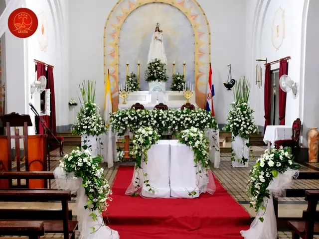 Cắm Hoa Cưới Trong Nhà Thờ