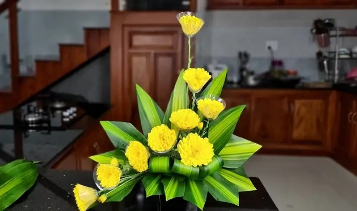 Cắm Hoa Nhà Thờ Đơn Giản