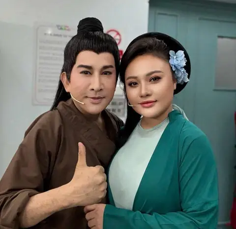 Câu Truyện Vàng Và Tướng Mặt Sư Tử