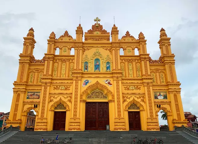 Cháy Nhà Thờ Ở Nam Định