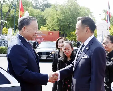 Chủ Hơn Khách Trong Tử Vi Tướng Số