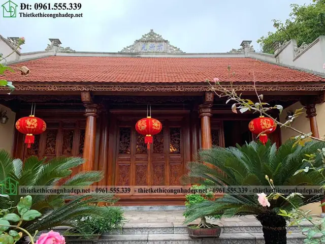 Chữ Trên Nóc Nhà Thờ