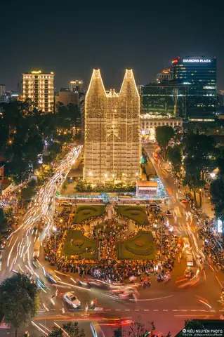 Chụp Hình Ở Nhà Thờ Đức Bà