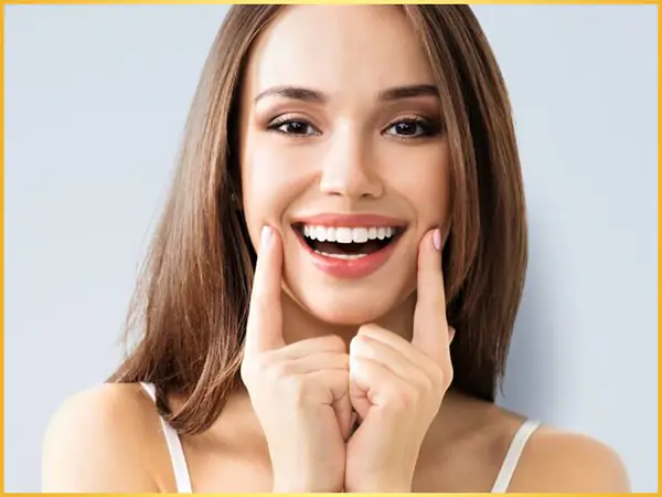 Con Gái Cười Hở Lợi Tướng Số