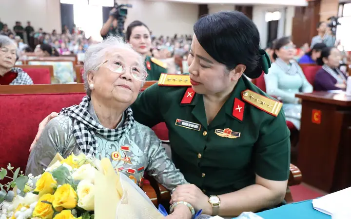 Cuộc Đời Sang Hèn Của Phụ Nữ Qua Tướng Môi Cuộc Đời Sang Hèn Của Phụ Nữ Qua Tướng Môi