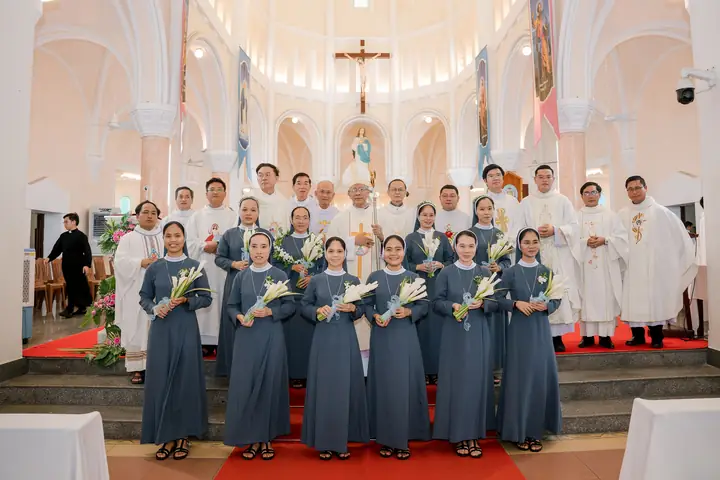 Dòng Nữ Tỳ Chúa Giêsu Tình Thương