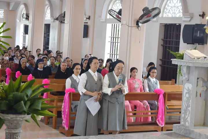 Dòng Nữ Tỳ Thánh Tâm Chúa Giêsu