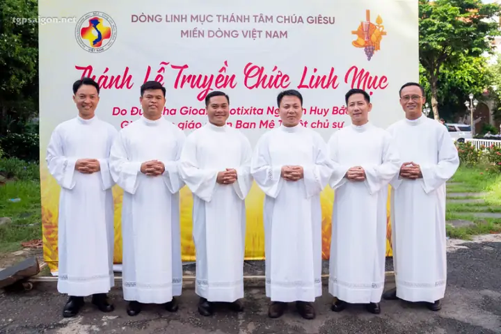 Dòng Thánh Tâm Chúa Giêsu