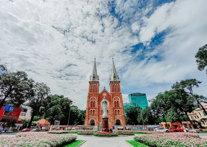 Giá Vé Vào Nhà Thờ Đức Bà