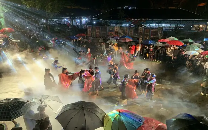 Giờ Lễ Nhà Thờ Đá Sapa