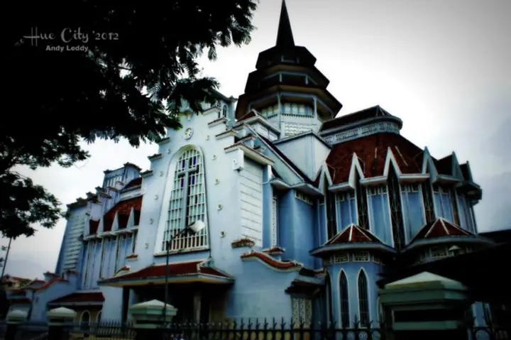 Giờ Lễ Nhà Thờ Dòng Chúa Cứu Thế Huế