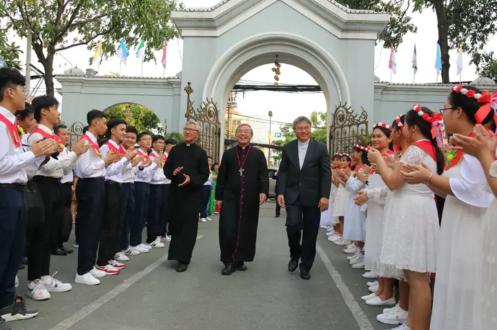 Giờ Lễ Nhà Thờ Hạnh Thông Tây Hôm Nay