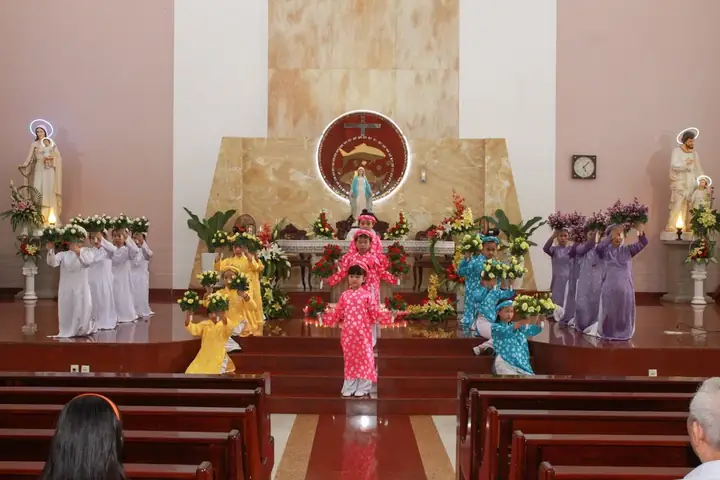Giờ Lễ Nhà Thờ Tân Phú Hòa