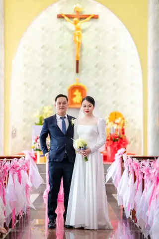 Hình Ảnh Đám Cưới Trong Nhà Thờ Hình Ảnh Đám Cưới Trong Nhà Thờ