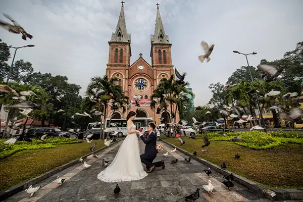 Hình Cưới Nhà Thờ Đức Bà