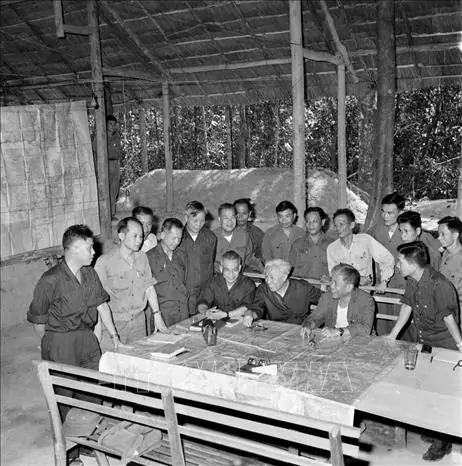 Hồ Chí Minh Với Tướng Số Hồ Chí Minh Với Tướng Số