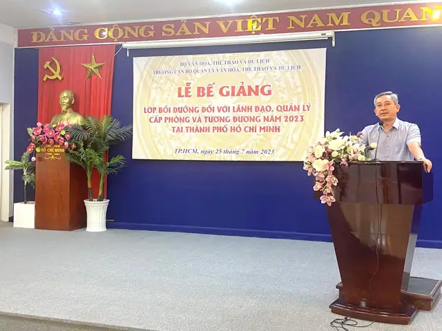 Hồ Chí Minh Với Tướng Số Hồ Chí Minh Với Tướng Số
