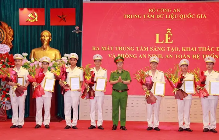 Mắt Ngọc Tướng Số