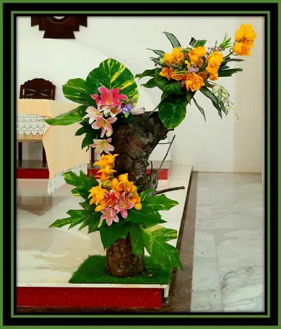 Mẫu Cắm Hoa Nhà Thờ