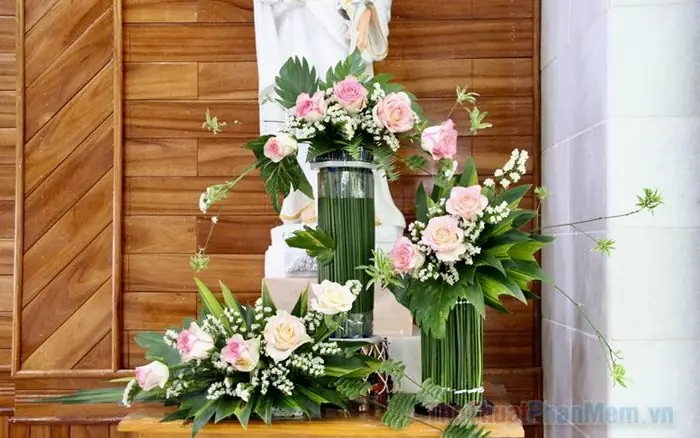 Nghệ Thuật Cắm Hoa Nhà Thờ