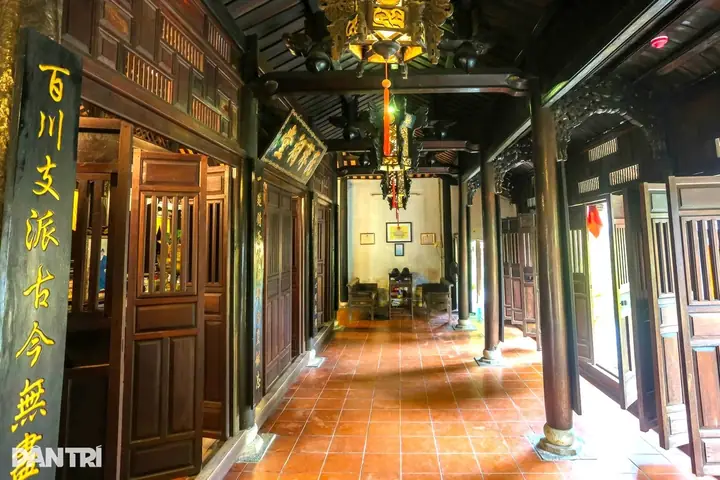 Ngôi Nhà Thờ Của Dòng Họ Ngôi Nhà Thờ Của Dòng Họ