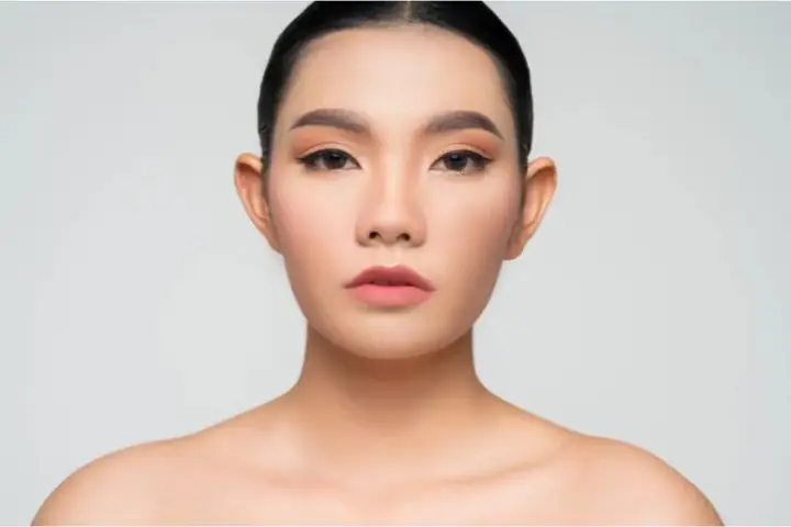 Người Có Tướng Mũi Hếch