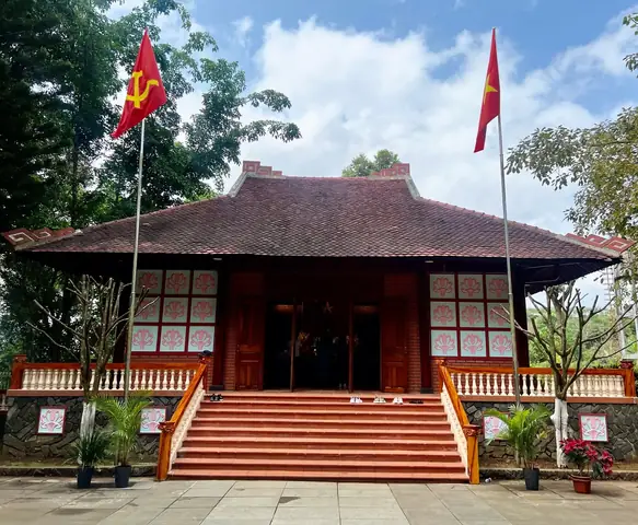 Nhà Thờ Bác Hồ