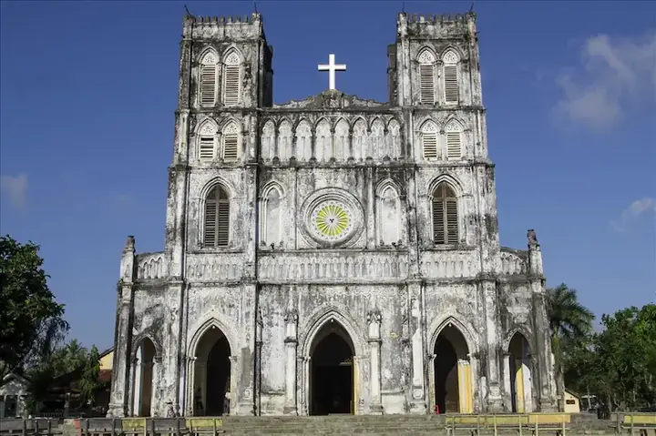 Nhà Thờ Bằng Lăng