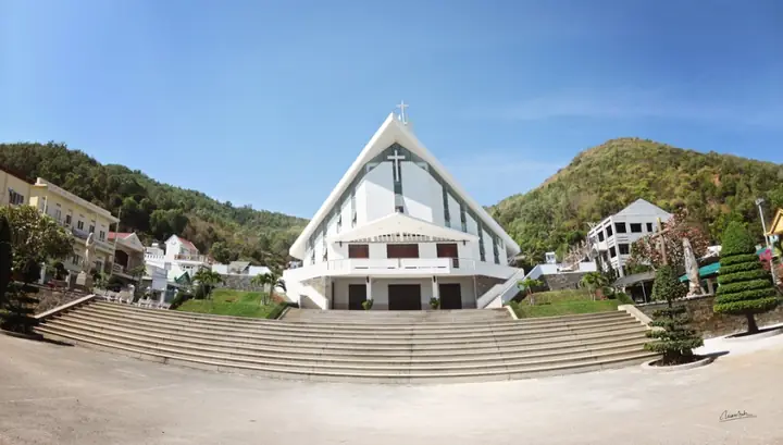 Nhà Thờ Bến Đá