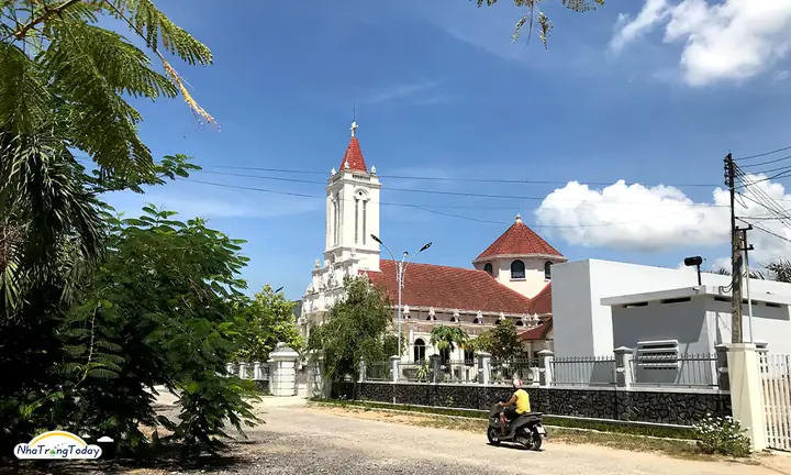Nhà Thờ Cây Vông