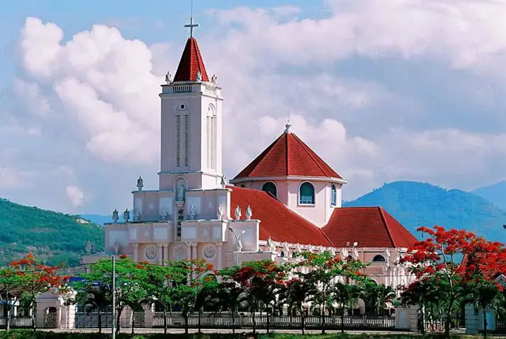 Nhà Thờ Cây Vông