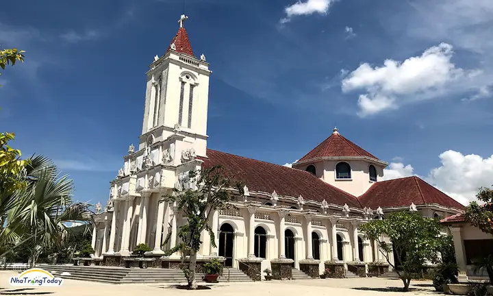 Nhà Thờ Cây Vông