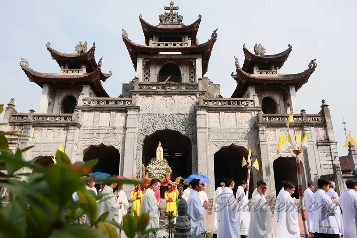 Nhà Thờ Chính Tòa Phát Diệm Nhà Thờ Chính Tòa Phát Diệm