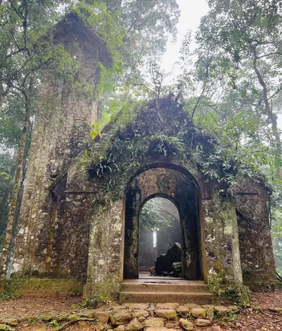 Nhà Thờ Cổ Ba Vì
