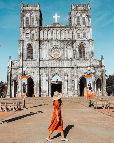 Nhà Thờ Cổ Mằng Lăng Nhà Thờ Cổ Mằng Lăng