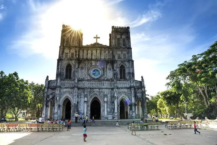 Nhà Thờ Cổ Mằng Lăng Nhà Thờ Cổ Mằng Lăng