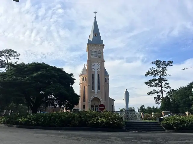 Nhà Thờ Con Gà Ở Đà Lạt Lễ Mấy Giờ Nhà Thờ Con Gà Ở Đà Lạt Lễ Mấy Giờ