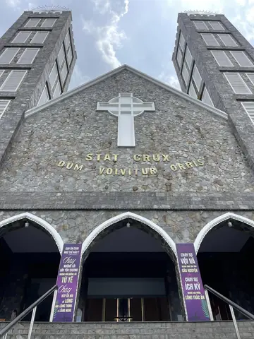 Nhà Thờ Dĩ An Nhà Thờ Dĩ An