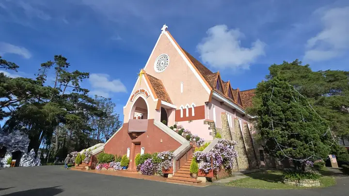 Nhà Thờ Domaine De Marie Lãnh Địa Đức Bà Nhà Thờ Domaine De Marie Lãnh Địa Đức Bà
