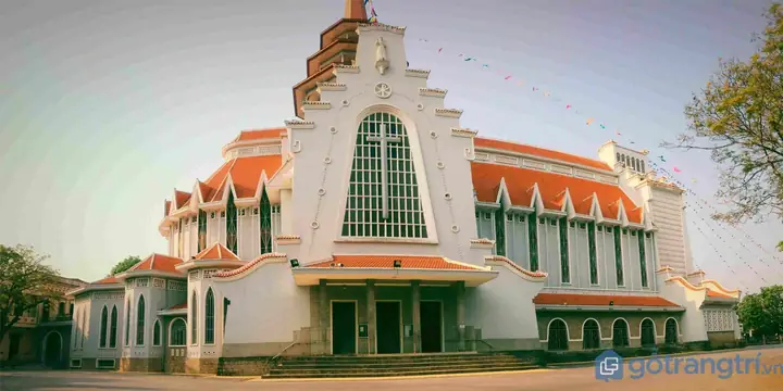Nhà Thờ Dòng Chúa Cứu Thế