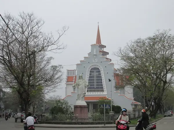 Nhà Thờ Dòng Chúa Cứu Thế