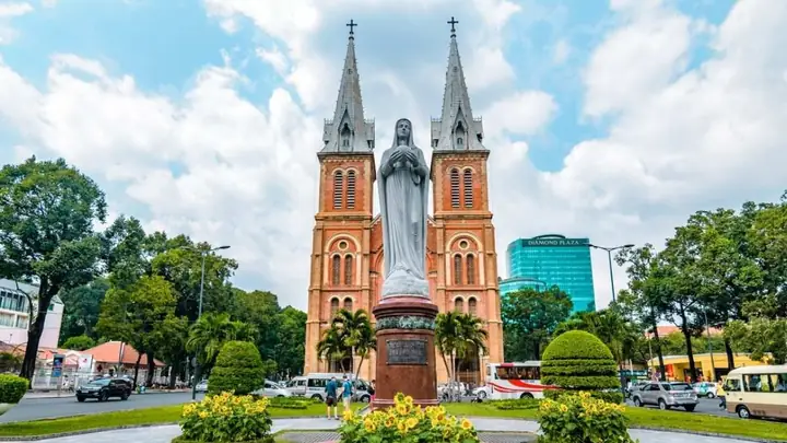 Nhà Thờ Đức Bà Ở Đâu