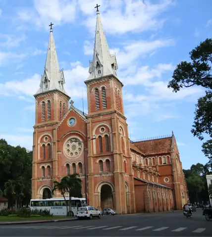 Nhà Thờ Đức Bà Sửa Xong Chưa