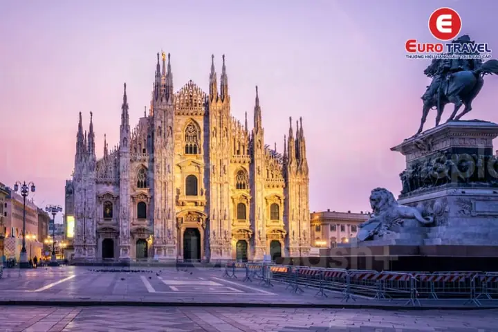 Nhà Thờ Duomo Di Milano