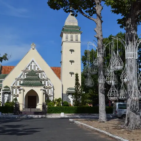 Nhà Thờ Gần Bãi Sau Vũng Tàu